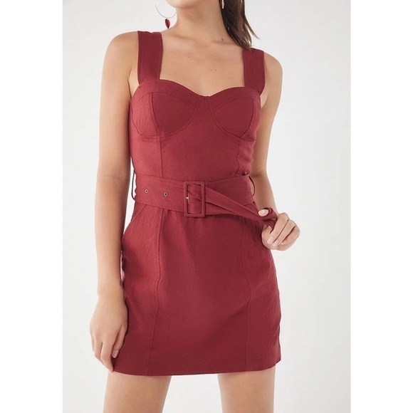 UO Angelique Belted Stretch Linen Dress Wine New 4 - Picture 1 of 13
